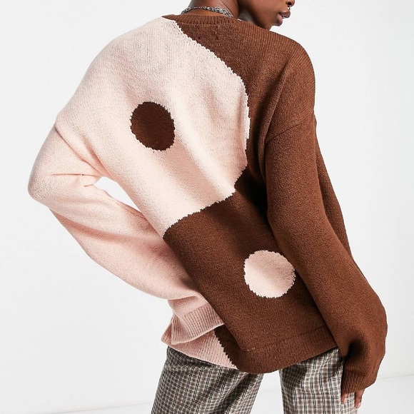 Nᴡᴏᴛ ASOS Yɪɴ Yᴀɴɢ Cʀᴇᴡ Nᴇᴄᴋ Sᴡᴇᴀᴛᴇʀ ɪɴ Bʀᴏᴡɴ & Bʟᴜsʜ - Picture 3 of 5